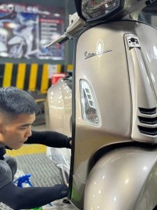 Nâng Tầm Vespa Với Dịch Vụ Dán PPF Siêu Bóng Tại Sài Gòn Độ Xe Bình Dương