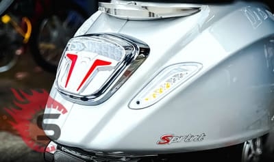 Vespa Sprint Tech 2025 Lột Xác Với Dàn Đồ Chơi Chất Lừ Tại Sài Gòn Độ Xe Bình Dương