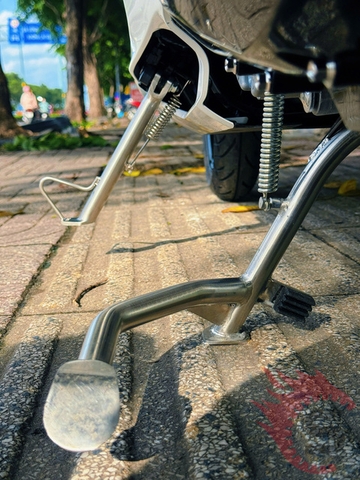 Chân Chống Inox304 Cho SH – Chi Tiết Nhỏ, Nâng Tầm Đẳng Cấp
