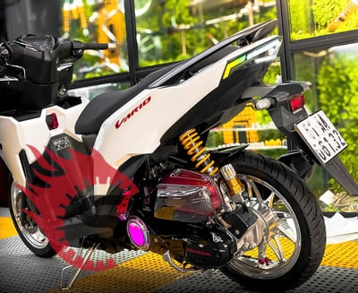 Khám phá bản độ Vario “cực chiến”: đèn LED, phuộc Ohlins, mâm CNC, lốc nồi đèn vô cực, phụ kiện CNC – Bản tuyên ngôn của dân chơi xe tại Sài Gòn Độ Xe Bình Dương