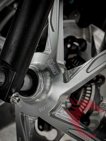 HONDA SH350i ĐỘ PÔ GP RACING, PHUỘC OHLINS, HEO DẦU BREMBO – KHI CHIẾC XE TAY GA TRỞ THÀNH BIỂU TƯỢNG CỦA ĐẲNG CẤP CƠ KHÍ TẠI SÀI GÒN ĐỘ XE BÌNH DƯƠNG