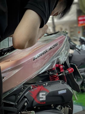 Dán PPF TPU Xe SH, Vespa, Vario Tại Hà Nội – Sài Gòn Độ Xe Làm Đẹp Từng Chi Tiết