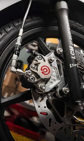 Trải Nghiệm Thực Tế Với Combo Tay Thắng Brembo – Heo Dầu Brembo – Cùm Tăng Domino Tại Sài Gòn Độ Xe Bình Dương