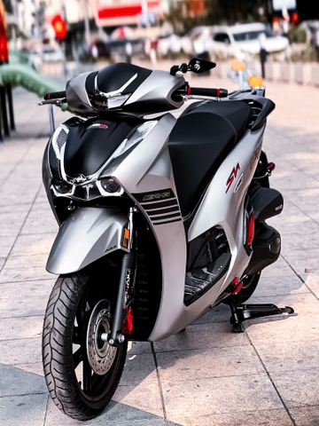 SH350 Độ Đèn – Khi Công Nghệ Chiếu Sáng Trở Thành Điểm Nhấn Trên Siêu Tay Ga