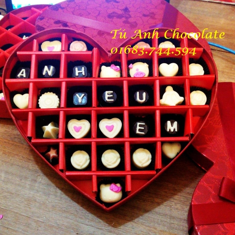 Qùa tặng socola hình tim 27 ngăn sang trọng