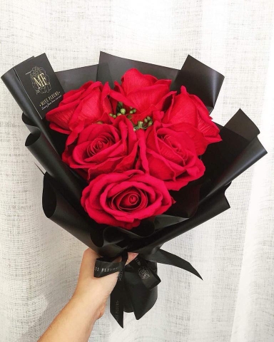 Hoa hồng sáp đỏ 6 bông