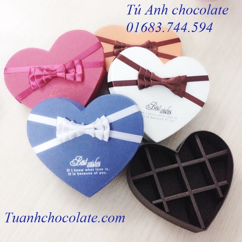 HTN10- Hộp socola hình tim chia 10 ngăn