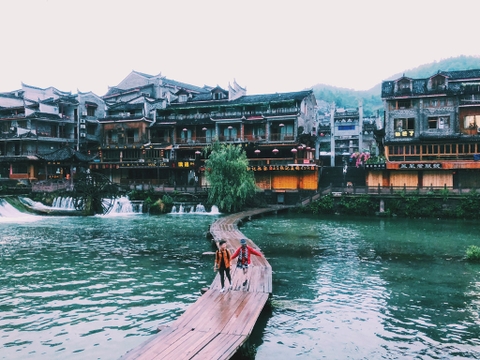 HÀ NỘI - PHƯỢNG HOÀNG CỔ TRẤN - ĐỆ NHẤT MIÊU TRẠI - TRƯƠNG GIA GIỚI - THIÊN MÔN SƠN - HỒ BẢO PHONG - HÀ NỘI 6N5D