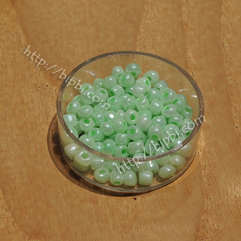 Cườm TQ xanh lá non size 4mm