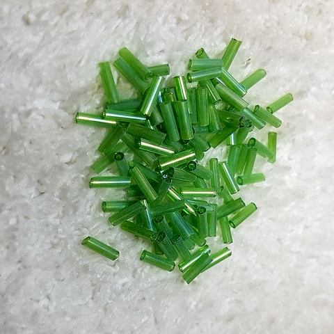 Cườm TQ khúc dài xanh lá xà cừ size 2x6mm