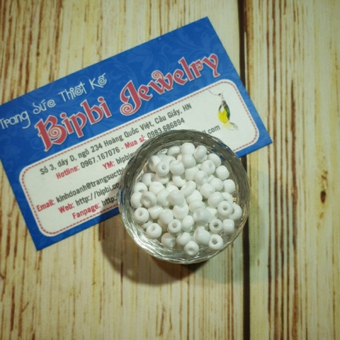 Cườm TQ màu trắng đục 4mm