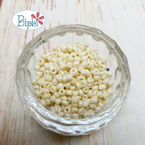 Hạt cườm TQ màu kem bơ size 2mm