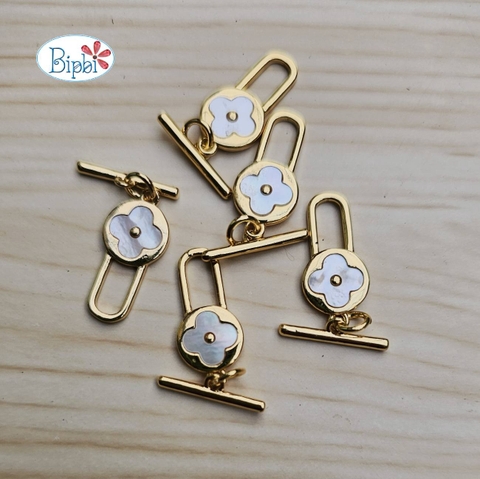 Khóa LV hoa nhỏ xi vàng 14k