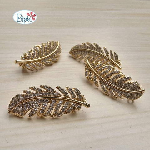 Khóa hình lông gắn đá xi vàng 14k