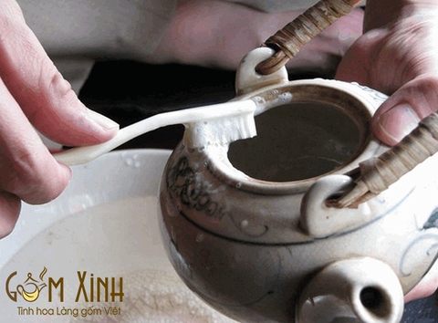 Hướng Dẫn Mẹo Hay Làm Sạch Ấm Chén Uống Trà Xỉn Màu Dễ Dàng
