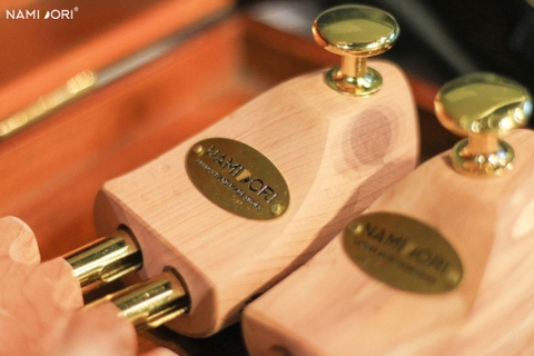 TỔNG QUAN VỀ SHOESTREE- CÂY GIỮ FORM GIÀY NAMIDORI