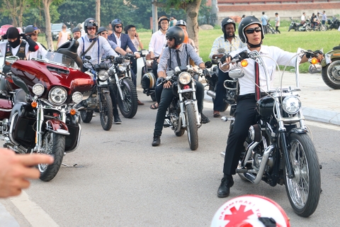 Ngày hội của những quý ông mê xe cổ - “The Distinguished gentleman's ride”