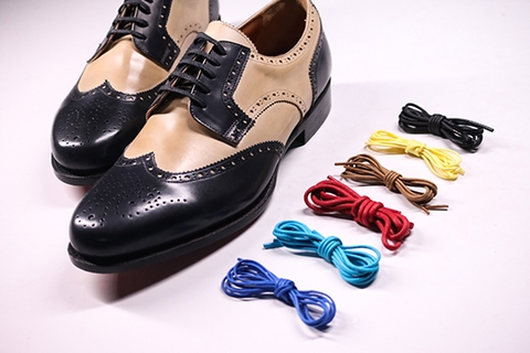 Dây giày đóng vai trò như thế nào trong trang phục nam giới ?