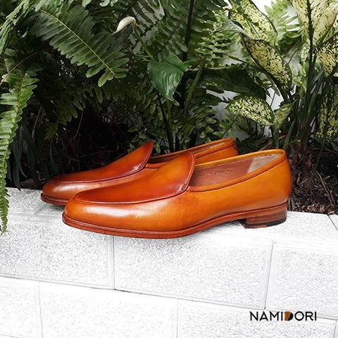 Khí chất ngút ngàn khi sánh bước bằng Penny Loafer