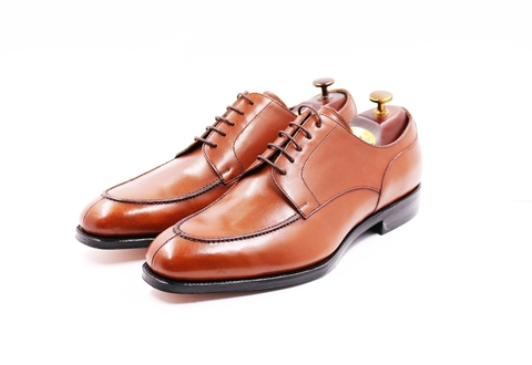 Thời trang nam với giày Derby da bê