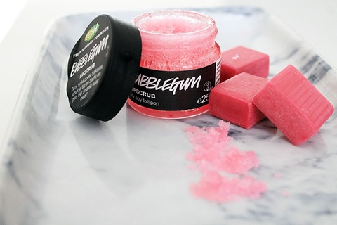 Tẩy tế bào chết ở môi LUSH Bubblegum Lip Scrub