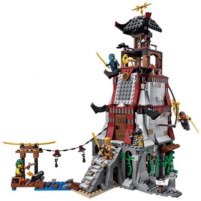 Lắp Ráp Ninjago CUỘC TẤN CÔNG TẠI NGỌN HẢI ĐĂNG