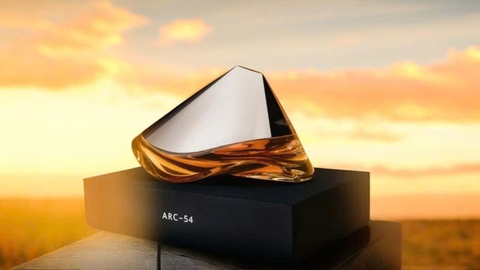 Bowmore Arc 54 năm - đuoc phát hành với giá 71.000 bảng anh