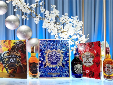 Giá rượu Chivas hộp quà Tết 2026 mới nhất