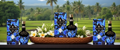 Rượu Royal Salute 21 năm Black Richard Quinn Edition – Sự kết hợp đỉnh cao giữa whisky và thời trang