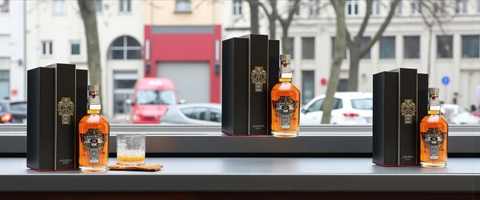 Chivas Regal 25 món quà biếu tặng đẳng cấp cho doanh nhân và sếp