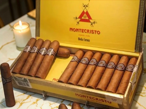 Xì gà Cohiba Siglo VI hay xì gà Montecristo No.2? Hai biểu tượng cigar Cuba khác nhau như thế nào?