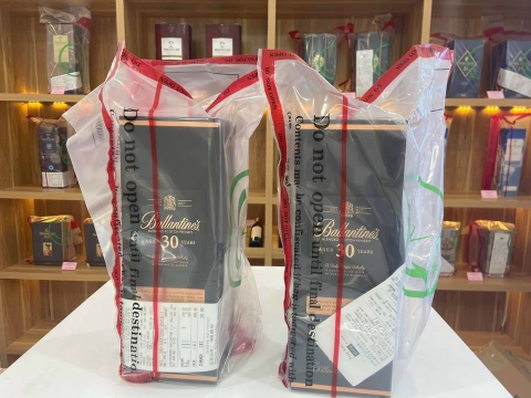 Rượu Ballantines 30 xách tay- Giá tốt nhất