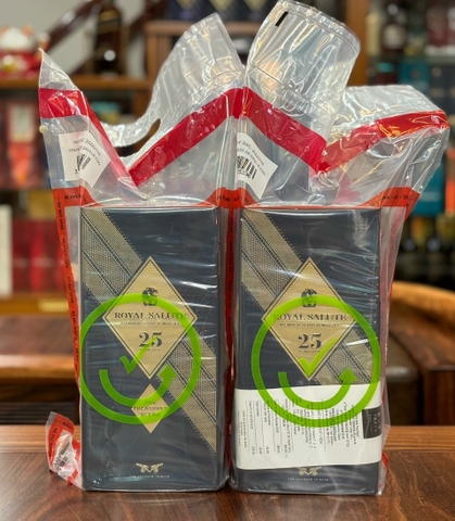 Rượu Chivas 25 chai sứ xách tay.