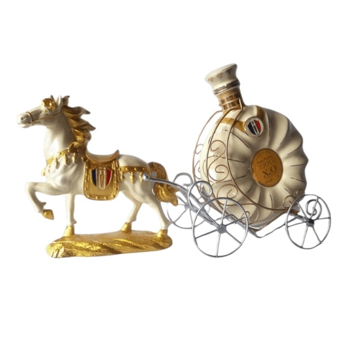 Kệ Hình Con Ngựa Rượu XO Brandy 4L Trắng