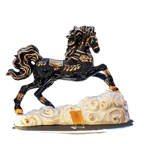 Rượu Con Ngựa Sứ Super Vip Doha Long Mã