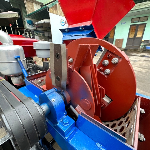 Máy băm gỗ đa năng 2T bệ kéo phiên bản mới