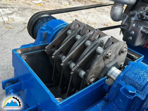 Máy nghiền thức ăn chăn nuôi B20 lắp đầu nổ D30