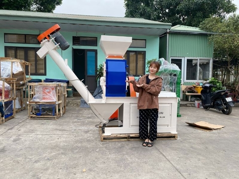 Máy Nghiền Thức Ăn Chăn Nuôi GN300