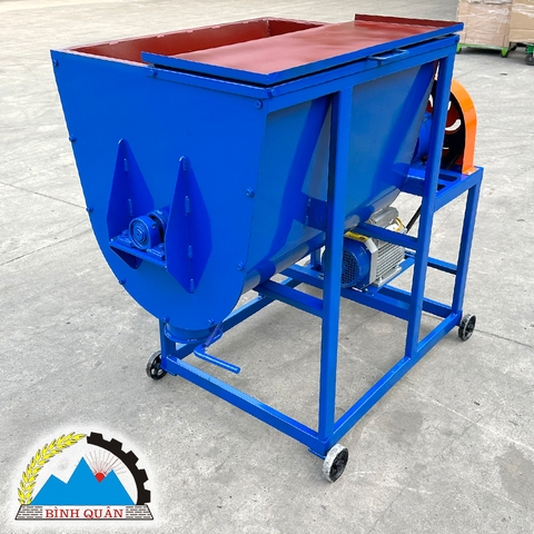 Máy trộn thức ăn chăn nuôi MT50 phiên bản mới