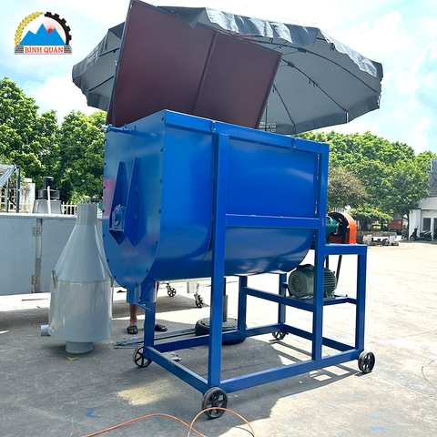 Máy Trộn Thức Ăn Chăn Nuôi MT300 Phiên Bản Mới