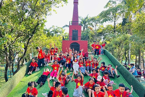 Tour CÁNH BUỒM XANH PARK Giá Rẻ Kinh Nghiệm Du Lịch 2026