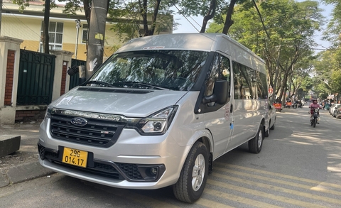 Xe 16 chỗ Ford Transit đi Cửa Lò 3 ngày 2 đêm