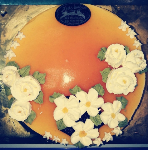Mousse chanh leo vẽ hoa hồng