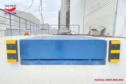 Dock Leveler 6 tấn lắp tại Bắc Giang