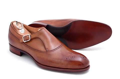 monk-strap-ve-hao-hoa-den-tu-su-moi-la