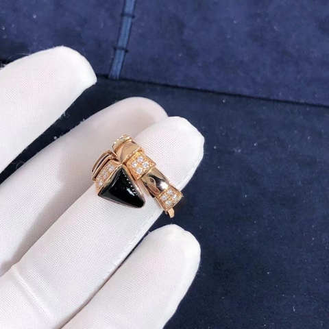 NHẪN BVLGARI Serpenti Viper 18K Rose Gold Onyx and Demi Pavé Diamonds