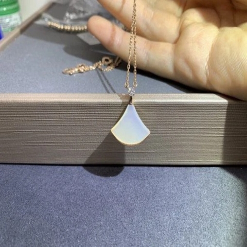 DÂY CHUYỀN BULGARI Divas’ Dream Mother Of Pearl Diamond Necklace 18K