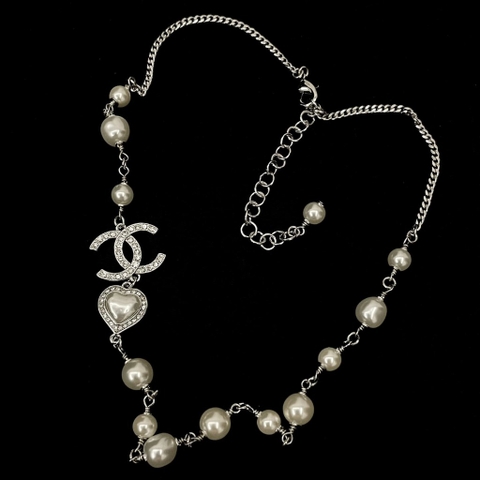 DÂY CHUYỀN CHANEL DOUBLE CC DIAMOND LOVE PEARLS VERSION