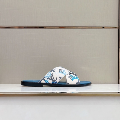 DÉP LOUIS VUITTON TRIANGLE LOGO SANDAL AAA
