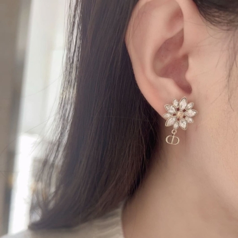 HOA TAI DIOR FLOWER FLEUR DE GLACE